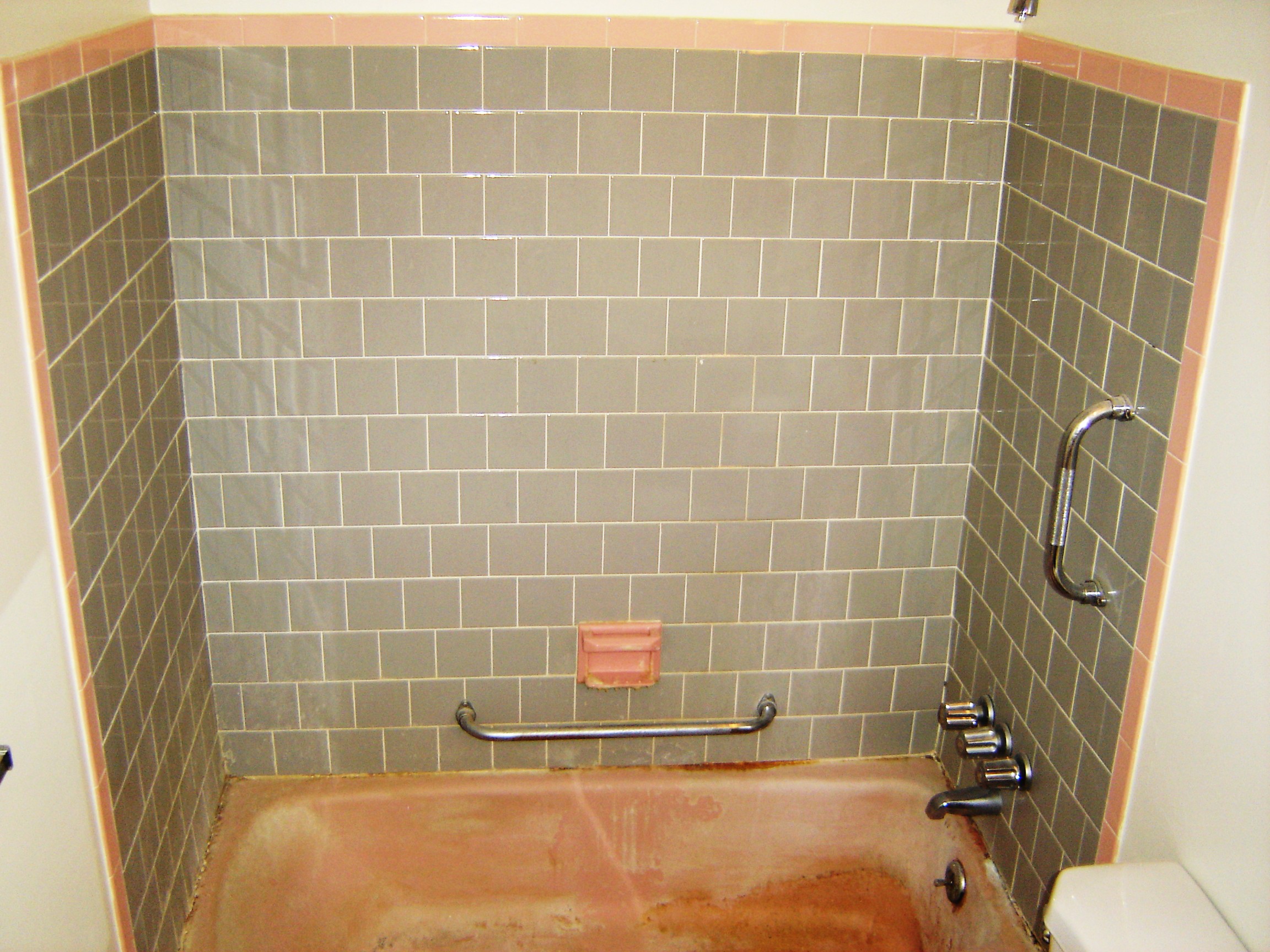 Blue Gray Tile and Neglected Tub Before Refinishing and Recoloring 13b | Affordable Refinishing LLC
