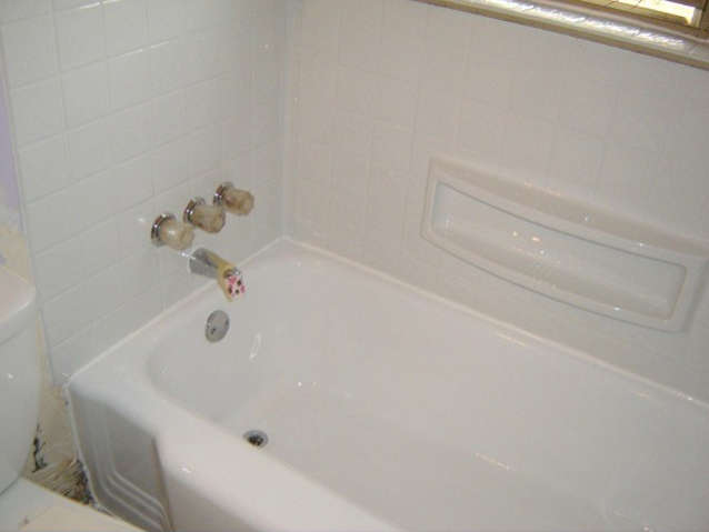 Old Neglected Moldy Tub After Refinishing 1b | Affordable Refinishing LLC