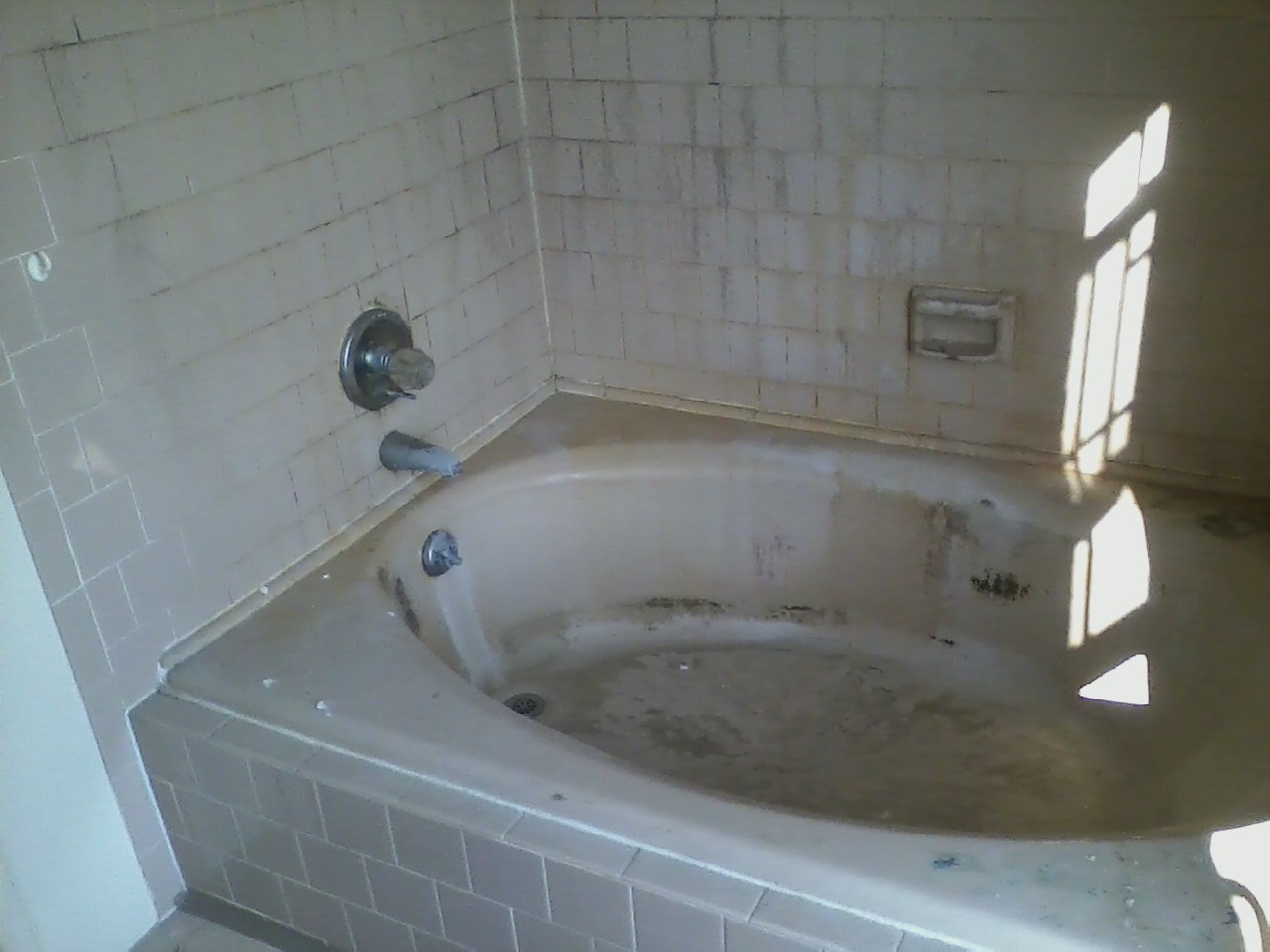 Neglected, Abused Bathtub Before Refinishing 23a | Affordable Refinishing LLC