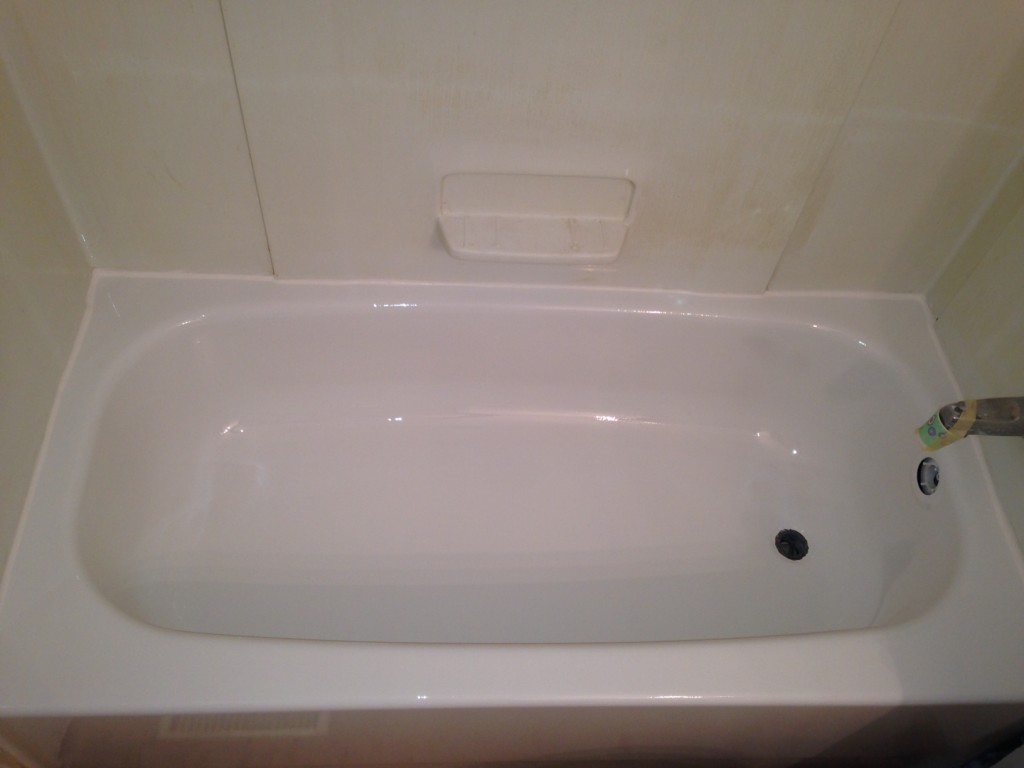 Old Bathtub After Refinishing 3a | Affordable Refinishing LLC