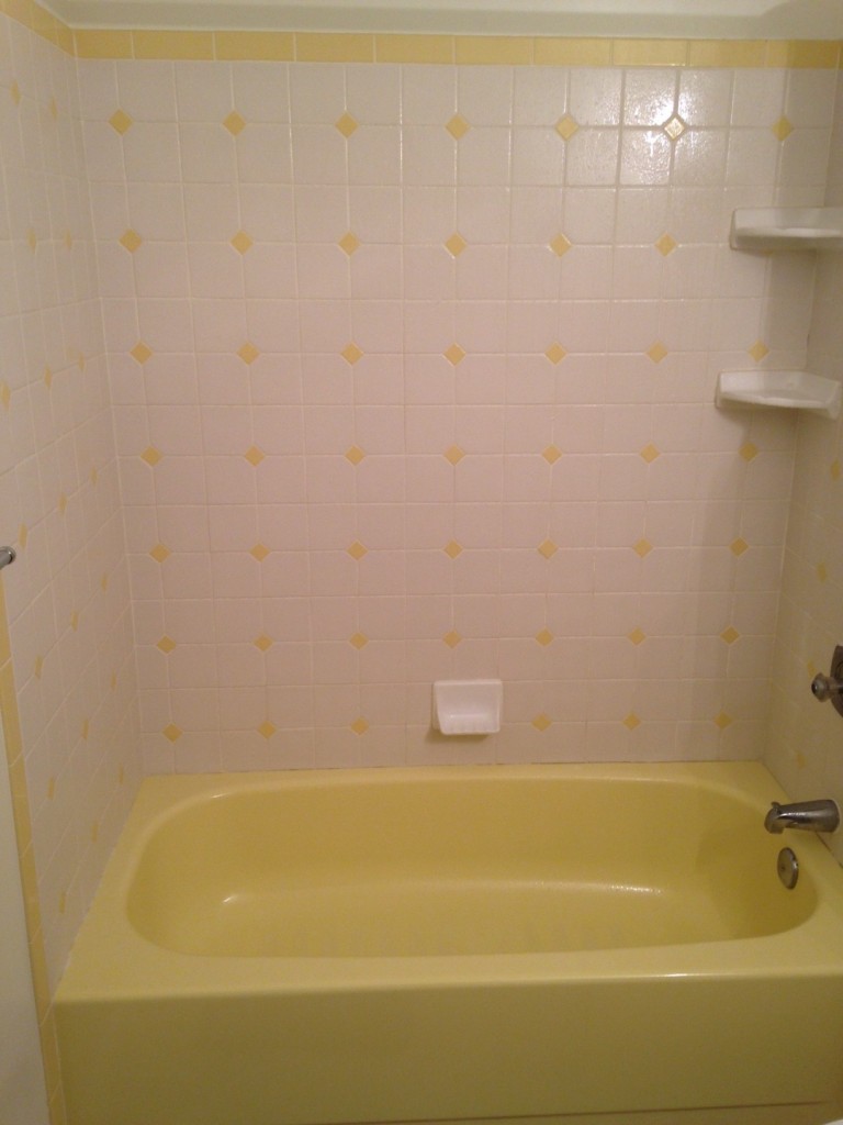 Yellow Bathtub and Tile Before Recoloring 7a | Affordable Refinishing LLC